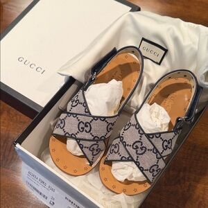 Gucci Kids Sandals in Black and Tan